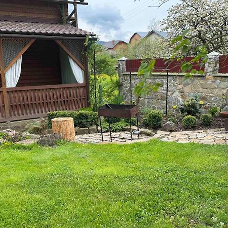 Затишок В Карпатах Villa สลาฟสเก ภายนอก รูปภาพ